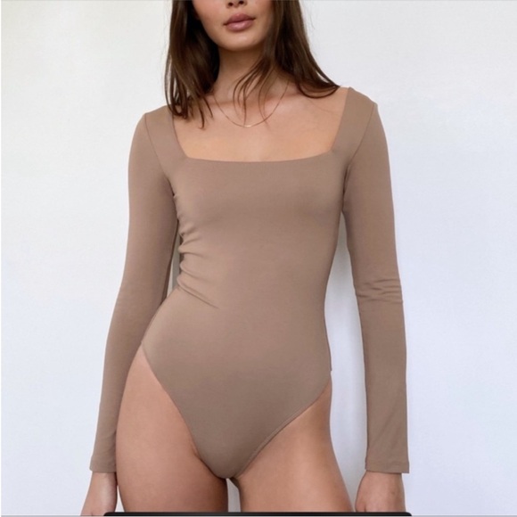 Aritzia Babaton Contour Square Neck Long Sleeve Bodysuit Deep Taupe Bodysuit XS - Picture 2 of 11
